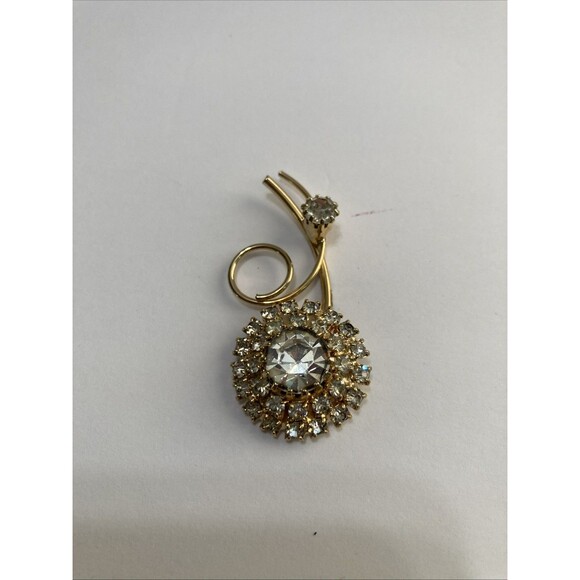 Sparkly White Rhinestone Flower Brooch With Smoky Solitaire Accent On Goldtone - Picture 4 of 4